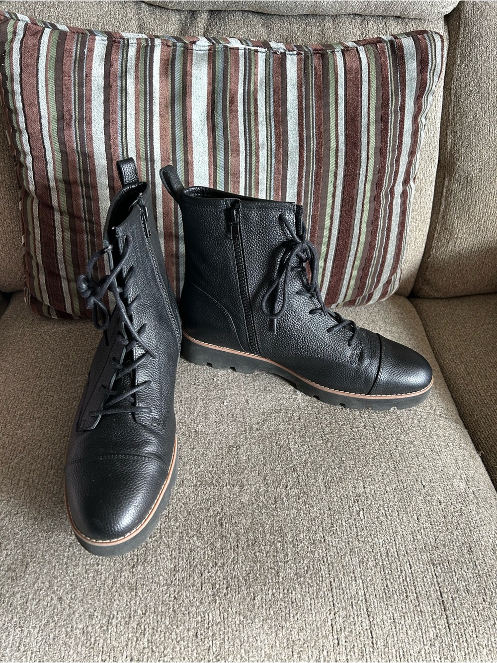 Vionic Women’s Lani ll Black Leather Wide Combat Boot Size 9.5